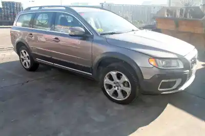 Scrapping Vehicle volvo xc70 momentum awd of the year 2010 powered d5244t10