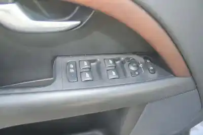 Scrapping Vehicle volvo xc70 momentum awd of the year 2010 powered d5244t10