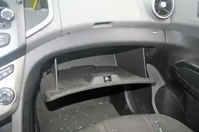 Veículo de Sucata chevrolet aveo sedán ls do ano 2012 alimentado a12xer