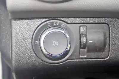 Veículo de Sucata chevrolet aveo sedán ls do ano 2012 alimentado a12xer