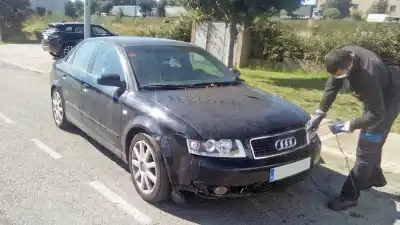Veículo de Sucata AUDI A4 BERLINA (8E) 2.5 TDI do ano 2002 alimentado BFC