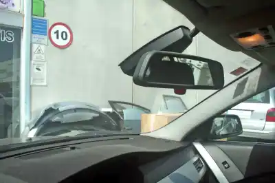 Vehicul casat bmw serie 5 berlina (e60) 525d al anului 2004 alimentat 256d2d