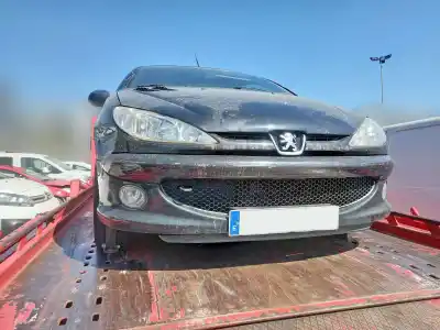 Veículo de Sucata peugeot 206 cc cc do ano 2006 alimentado nfu (tu5jp4)