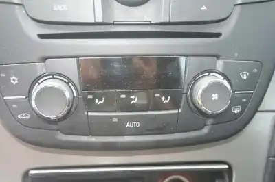 Veículo de Sucata opel insignia berlina cosmo do ano 2011 alimentado a20dtj