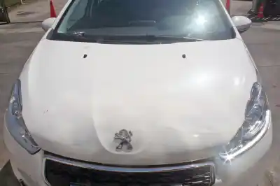 Véhicule à la ferraille peugeot 208 active de l'année 2013 alimenté hm01