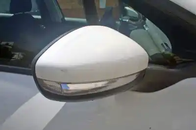 Véhicule à la ferraille peugeot 208 active de l'année 2013 alimenté hm01