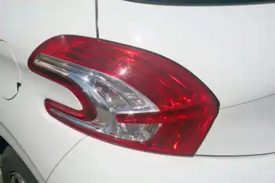 Véhicule à la ferraille peugeot 208 active de l'année 2013 alimenté hm01