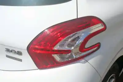 Véhicule à la ferraille peugeot 208 active de l'année 2013 alimenté hm01