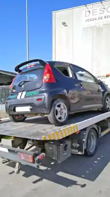 Sloopvoertuig PEUGEOT 107 Urban van het jaar 2009 aangedreven 1KR