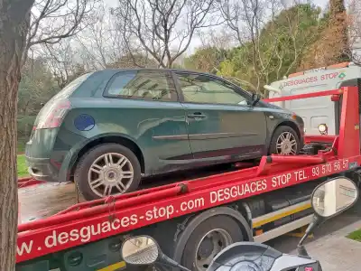 Veículo de Sucata FIAT STILO MULTI WAGON (192) 1.6 16V do ano 2002 alimentado 
