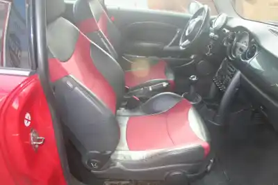 Здавання транспортного засобу mini mini (r50,r53) cooper року 2004 потужний w10b16a