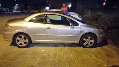 Sloopvoertuig peugeot 307 cc (s1) 2.0 van het jaar 2004 aangedreven rfn