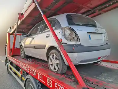 Sloopvoertuig KIA RIO 1.5 CRDi van het jaar 2006 aangedreven D4FA