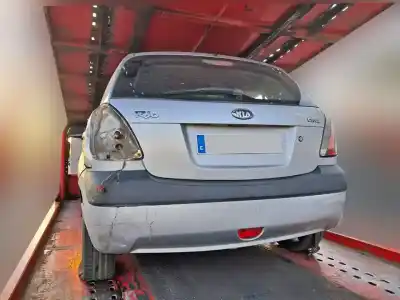 Sloopvoertuig kia rio 1.5 crdi van het jaar 2006 aangedreven d4fa