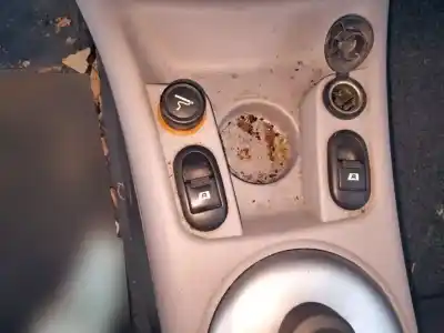 Veículo de Sucata citroen c3 pluriel 1.6 16v sensodrive do ano 2003 alimentado nfu (tu5jp4)