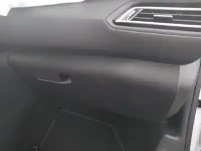 Veículo de Sucata peugeot 308 allure do ano 2017 alimentado bh01