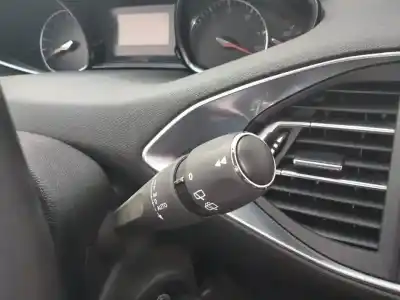 Veículo de Sucata peugeot 308 allure do ano 2017 alimentado bh01