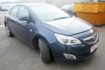 Veículo de Sucata opel astra j lim. cosmo do ano 2011 alimentado a16xer