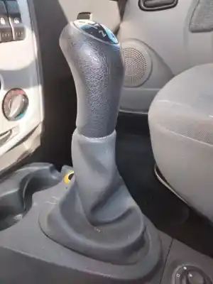 Veicolo di demolizione dacia logan ambiance dell'anno 2009 alimentato k7m f7