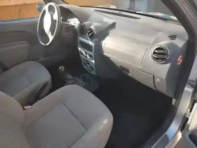 Veicolo di demolizione dacia logan ambiance dell'anno 2009 alimentato k7m f7