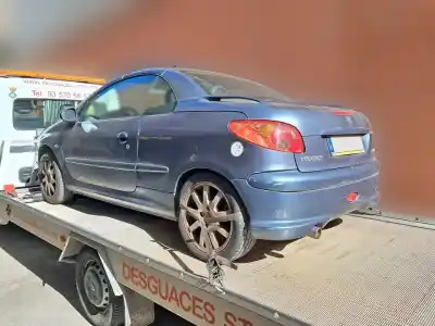 Véhicule à la ferraille PEUGEOT 206 CC CC de l'année 2005 alimenté NFU