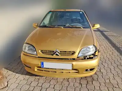 Véhicule à la ferraille citroen saxo 1.6 vts de l'année 2000 alimenté nfz