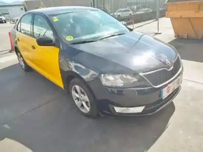 Veículo de Sucata skoda rapid ambition do ano 2014 alimentado cay