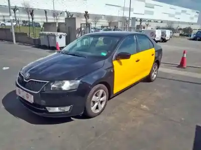 Veículo de Sucata skoda rapid ambition do ano 2014 alimentado cay