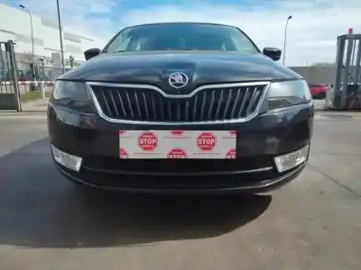 Veículo de Sucata skoda rapid ambition do ano 2014 alimentado cay