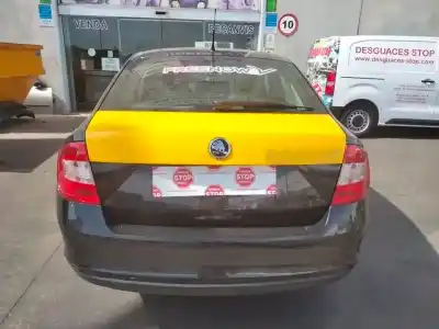 Veículo de Sucata skoda rapid ambition do ano 2014 alimentado cay