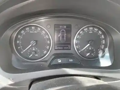 Veículo de Sucata skoda rapid ambition do ano 2014 alimentado cay