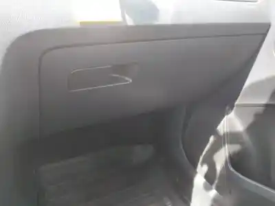 Veículo de Sucata skoda rapid ambition do ano 2014 alimentado cay