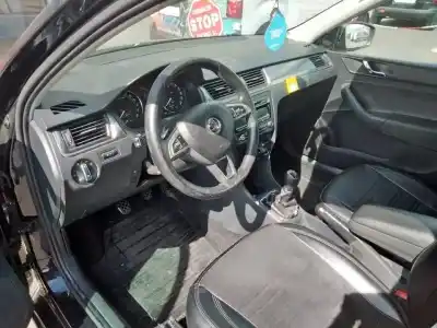 Veículo de Sucata skoda rapid ambition do ano 2014 alimentado cay