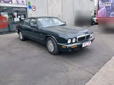 Vehicul casat jaguar xj 3.2 executive al anului 1998 alimentat ac
