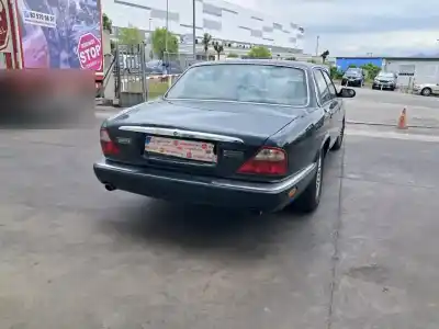 Vehicul casat jaguar xj 3.2 executive al anului 1998 alimentat ac