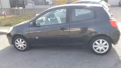 Veículo de Sucata renault clio iii imusic confort dynamique do ano 2006 alimentado k4jc7