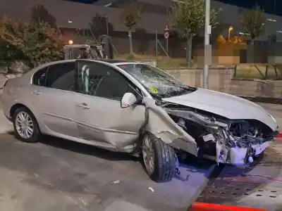 Veículo de Sucata renault laguna iii 2.0 dci diesel cat do ano 2008 alimentado m9r805