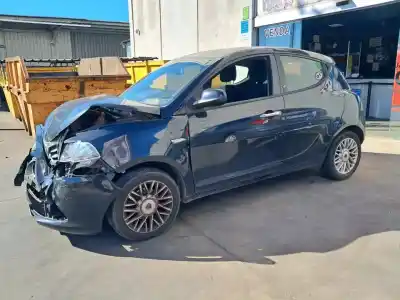 Veículo de Sucata lancia ypsilon (402) silver do ano 2015 alimentado 169a4000