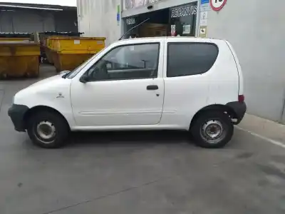 Veicolo di demolizione fiat seicento (187) básico (09.2002->) dell'anno 2011 alimentato 187a1000