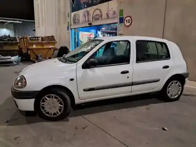 Здавання транспортного засобу RENAULT CLIO II FASE I (B/CBO) 1.2 року 2000 потужний D7F D7