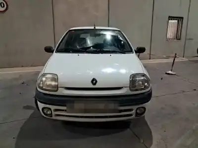 Здавання транспортного засобу renault clio ii fase i (b/cbo) 1.2 року 2000 потужний d7f d7