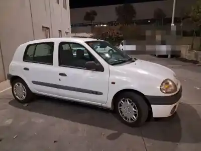 Здавання транспортного засобу renault clio ii fase i (b/cbo) 1.2 року 2000 потужний d7f d7
