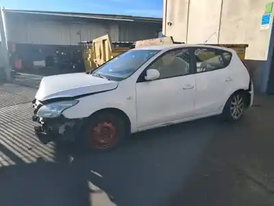 Veículo de Sucata hyundai i30 comfort do ano 2007 alimentado d4fb