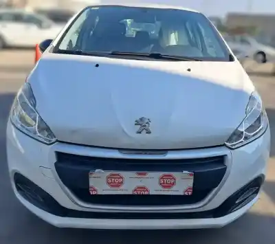 Veículo de Sucata PEUGEOT 208 Access do ano 2016 alimentado HM01