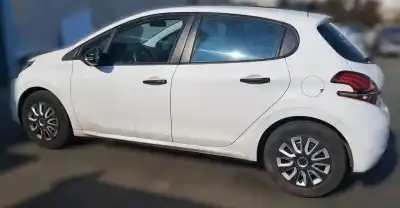 Veículo de Sucata peugeot 208 access do ano 2016 alimentado hm01