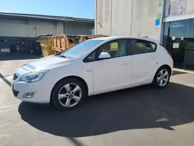 Veículo de Sucata opel astra j lim. cosmo do ano 2010 alimentado a14xer