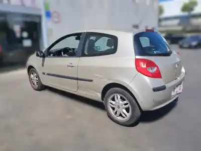 Veículo de Sucata renault clio iii imusic confort dynamique do ano 2006 alimentado k4j c7