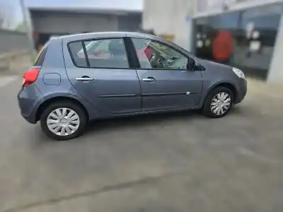 Veículo de Sucata renault clio iii style do ano 2009 alimentado d4f740