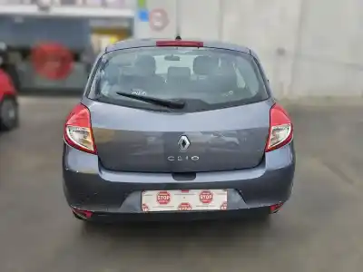 Veículo de Sucata renault clio iii style do ano 2009 alimentado d4f740