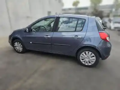 Veículo de Sucata renault clio iii style do ano 2009 alimentado d4f740